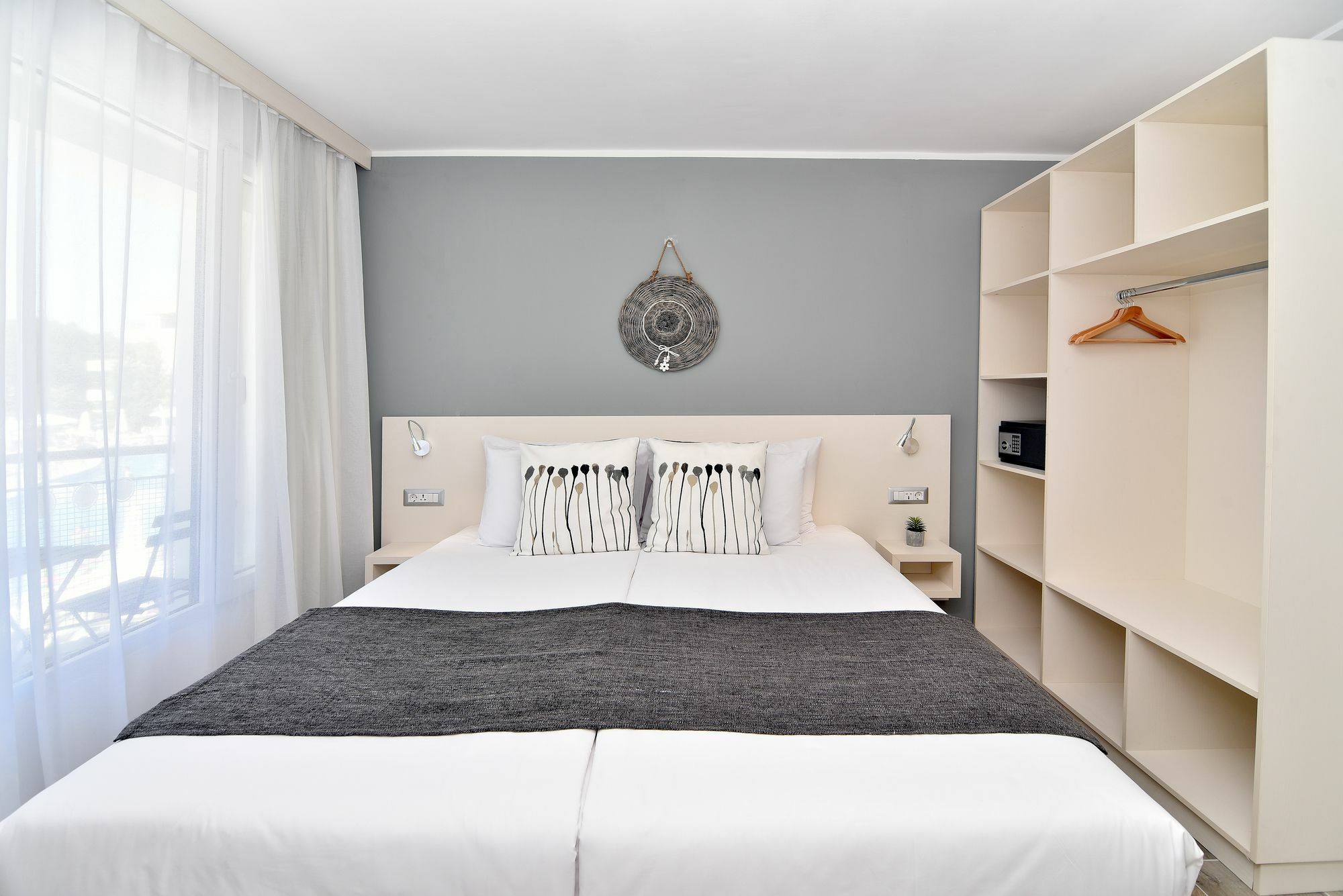 Ihotel Pantai Sunny Bagian luar foto
