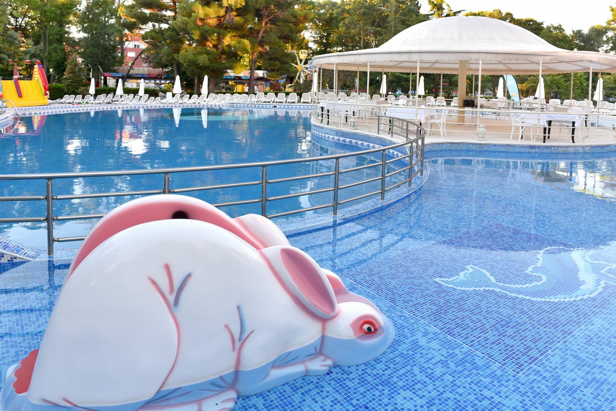 Ihotel Pantai Sunny Bagian luar foto