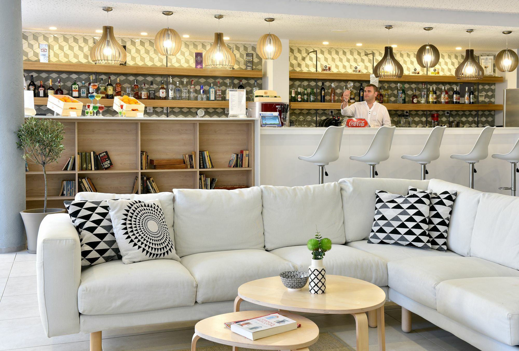 Ihotel Pantai Sunny Bagian luar foto