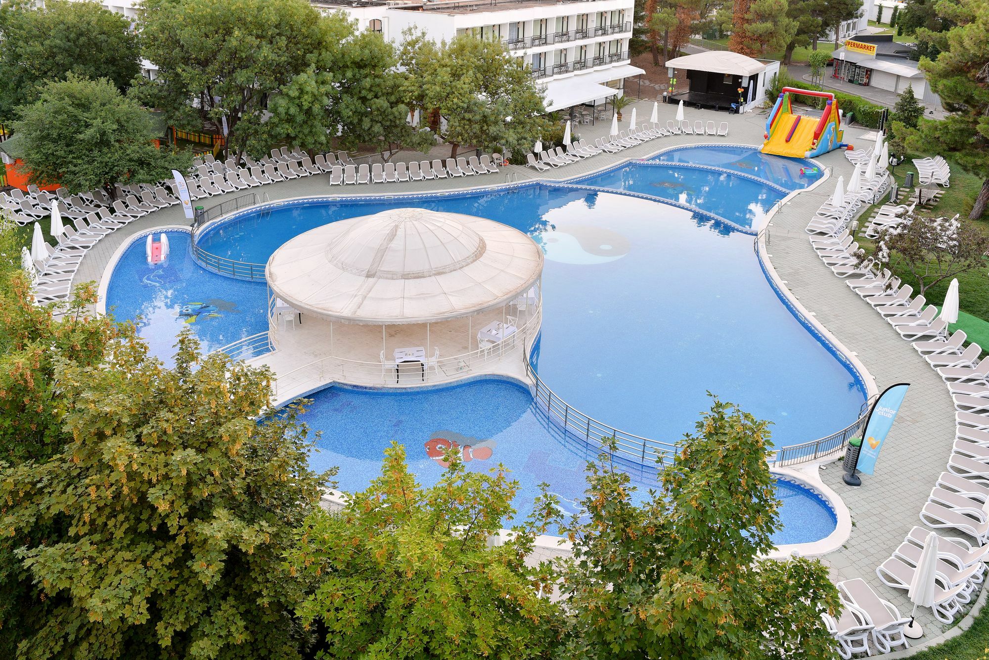 Ihotel Pantai Sunny Bagian luar foto